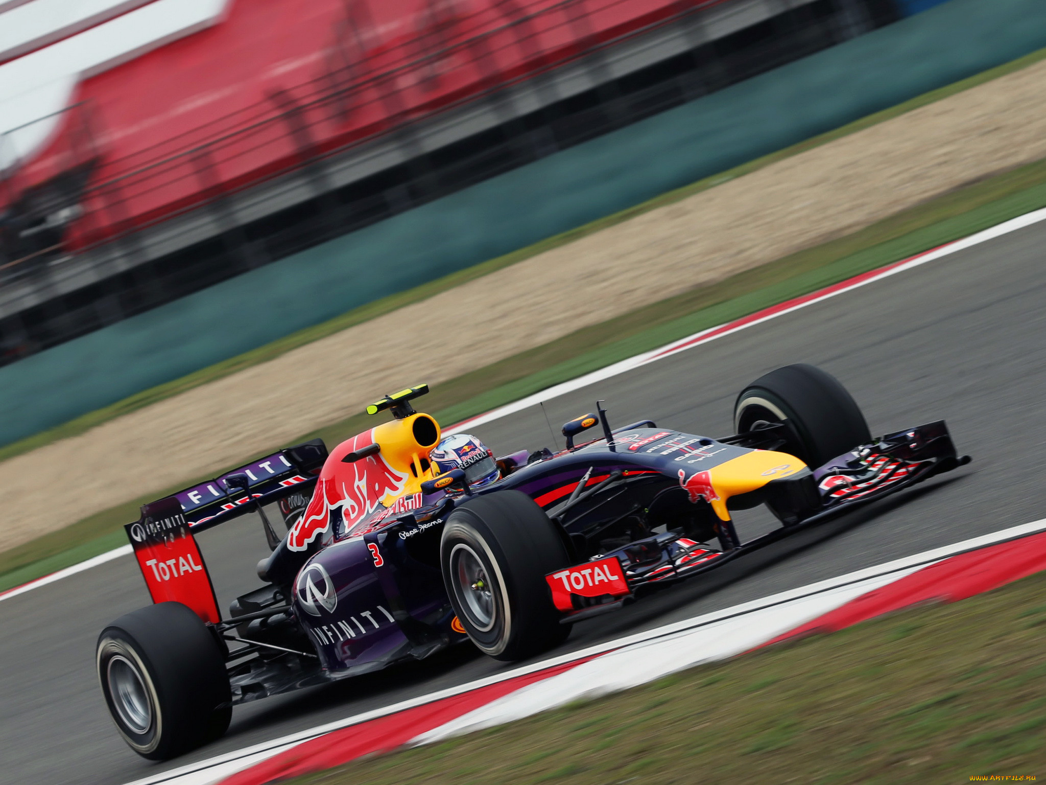 Скорость автомобиля формула 1. Rb10 f1. F1 2014 Red bull. Red bull rb10. Red bull rb10 Vettel.